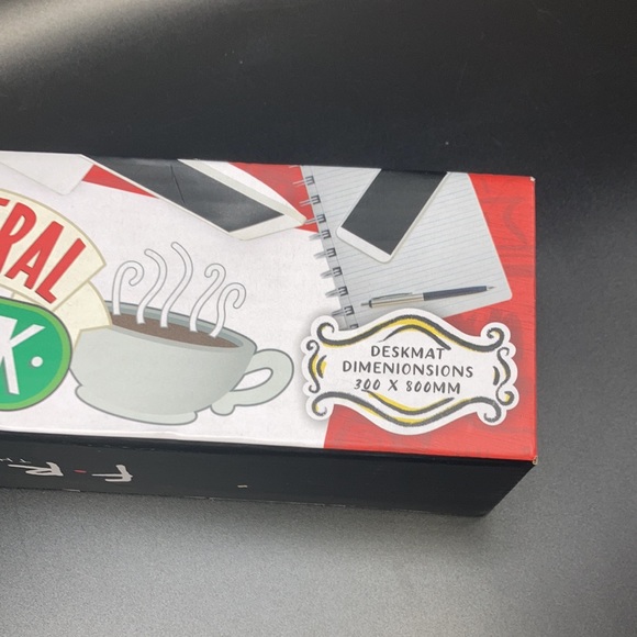 Friends central perk coffee cup set & desk mat - Picture 5 of 5